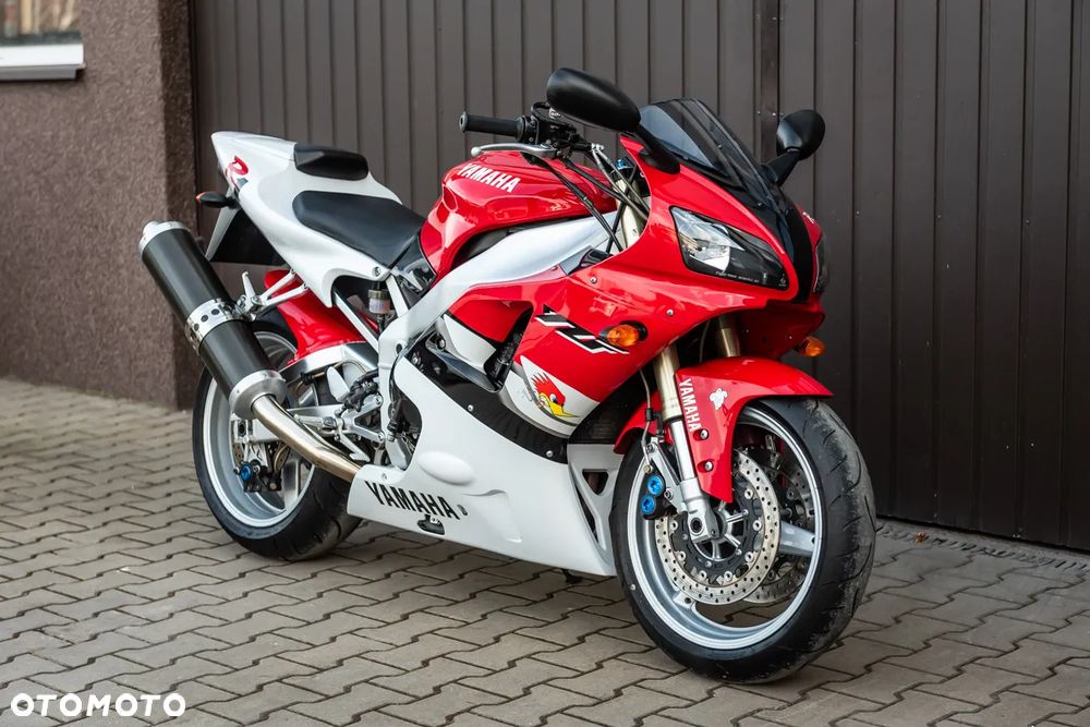 Yamaha R1 - 1
