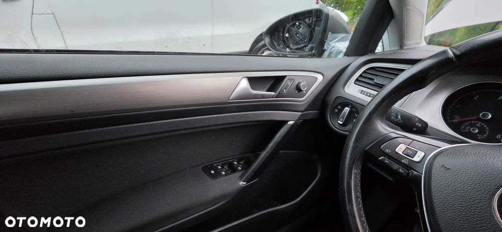 Volkswagen Golf - 10
