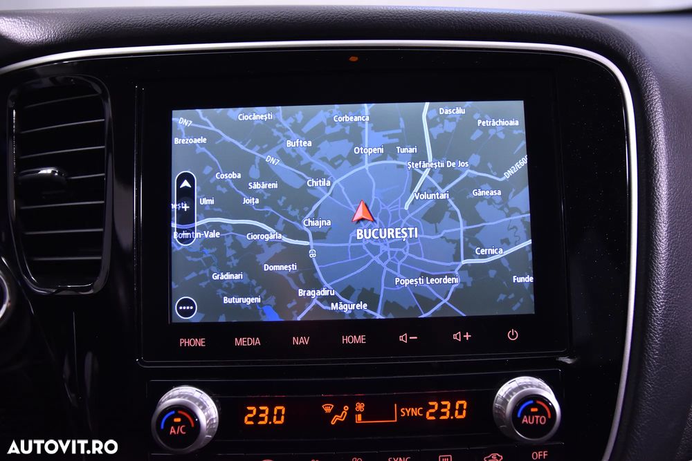 Mitsubishi Outlander - 24