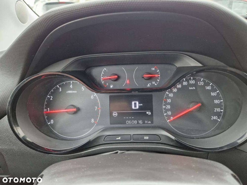 Opel Crossland X - 12