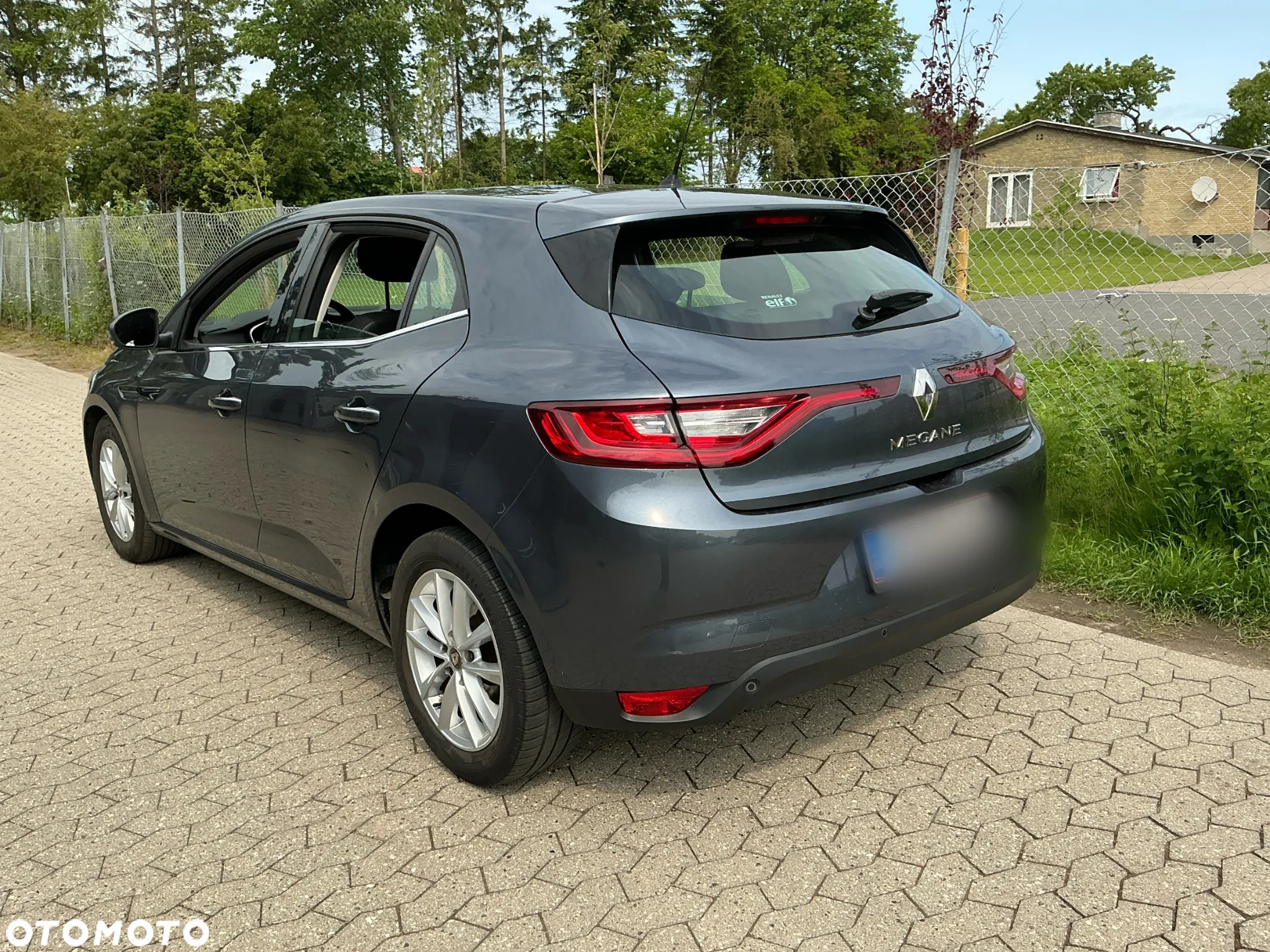 Renault Megane TCe 140 GPF EDC ZEN - 2