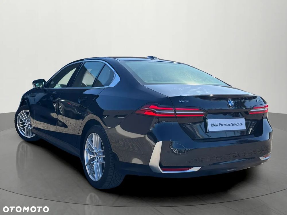 BMW Seria 5 520d xDrive - 4