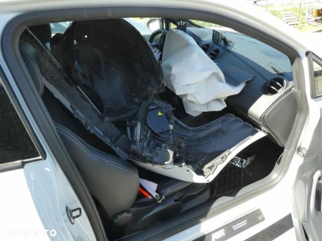 Seat Ibiza SC 1.4 TSI DSG Cupra - 11