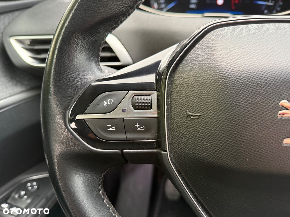 Peugeot 3008 1.5 BlueHDi Allure Pack S&S - 22