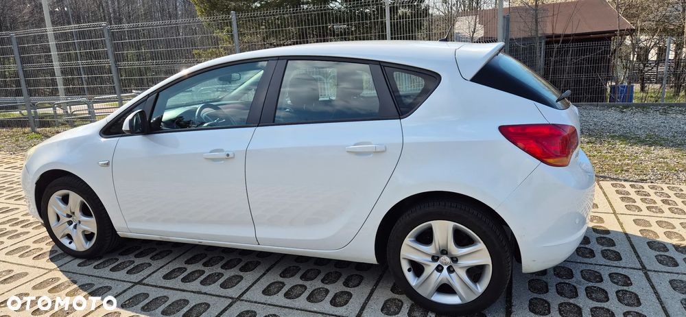 Opel Astra 1.4 ecoFLEX - 9