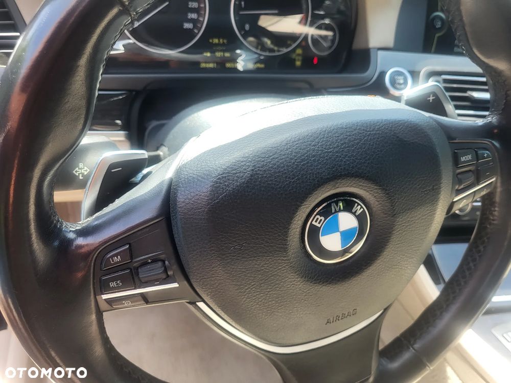 BMW Seria 5 525d - 31
