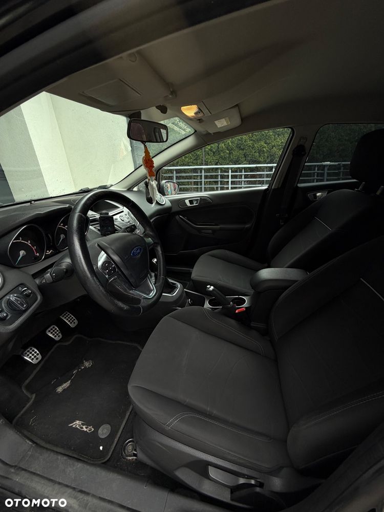 Ford Fiesta - 27