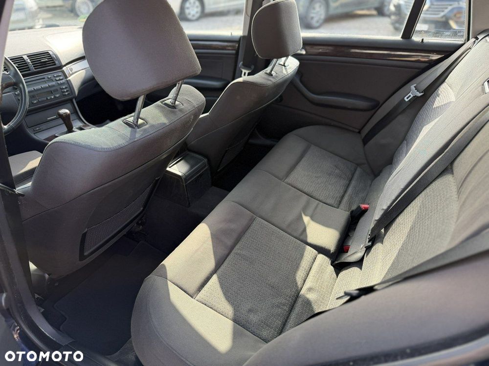 BMW Seria 3 318i - 21