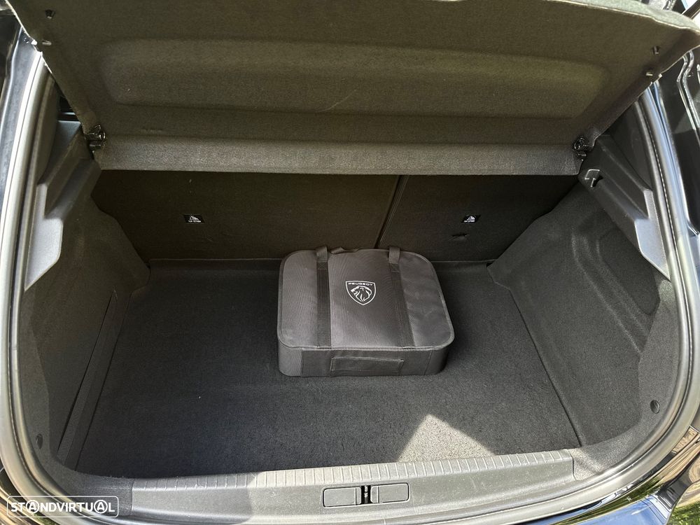 Peugeot e-208 - 14