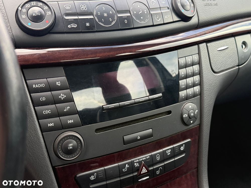 Mercedes-Benz Klasa E 200 CDI Classic - 27