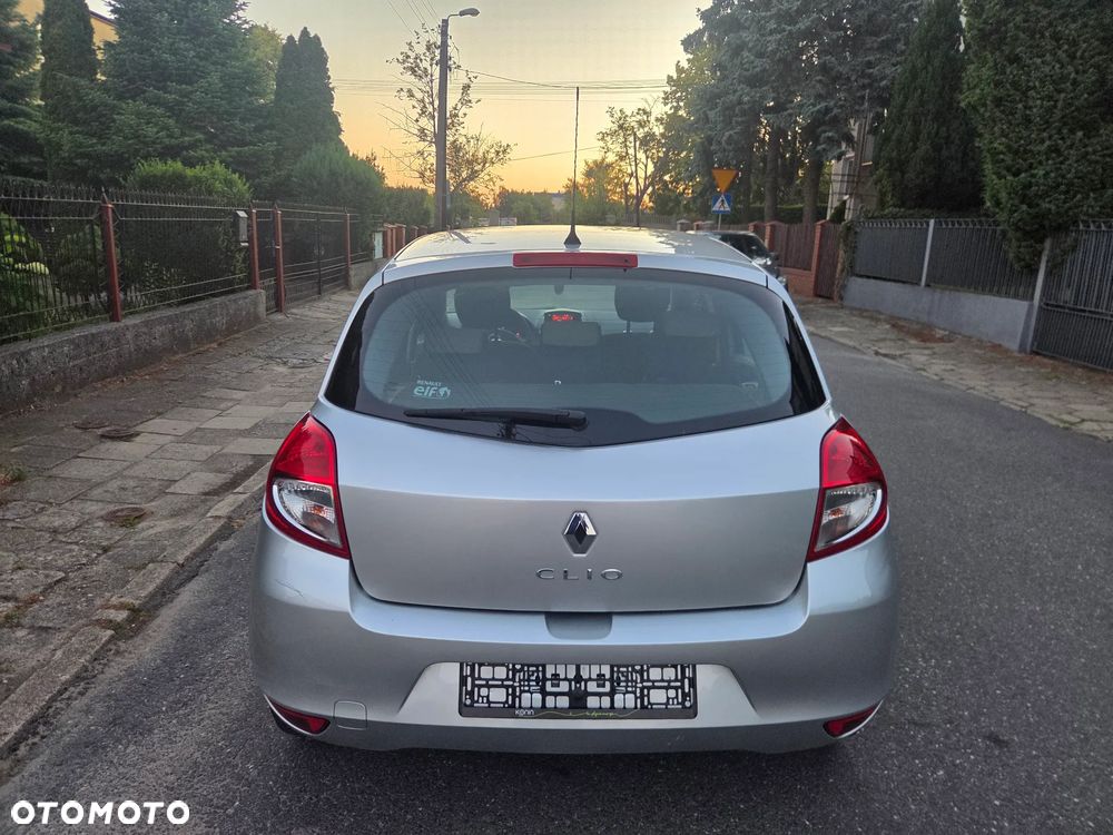 Renault Clio - 6