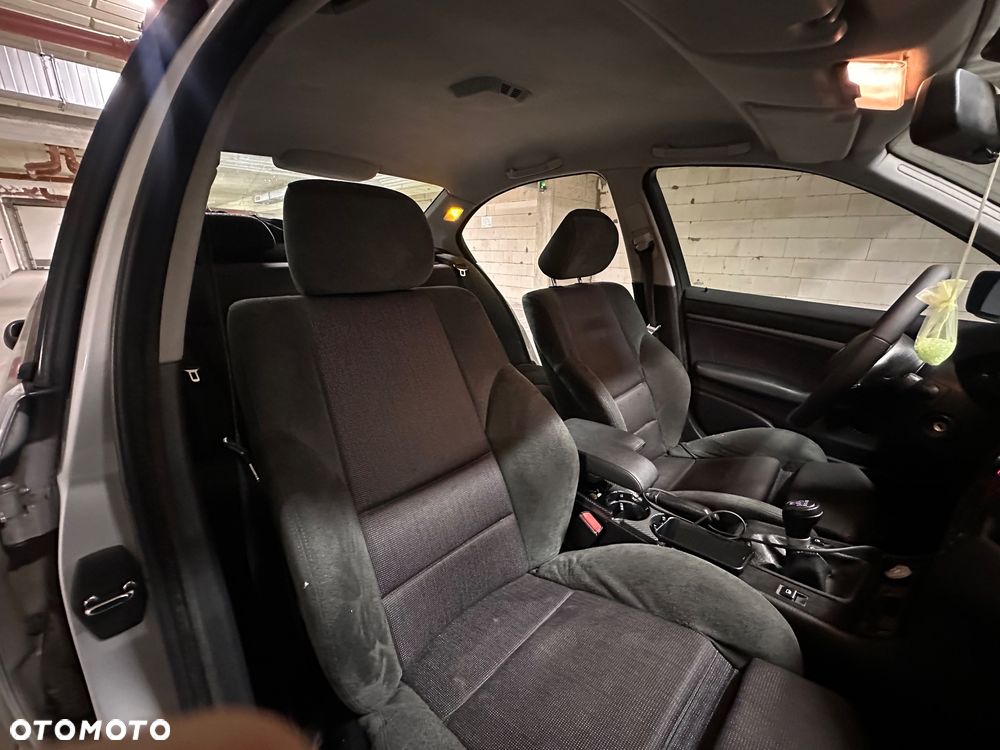 BMW Seria 3 318i - 16