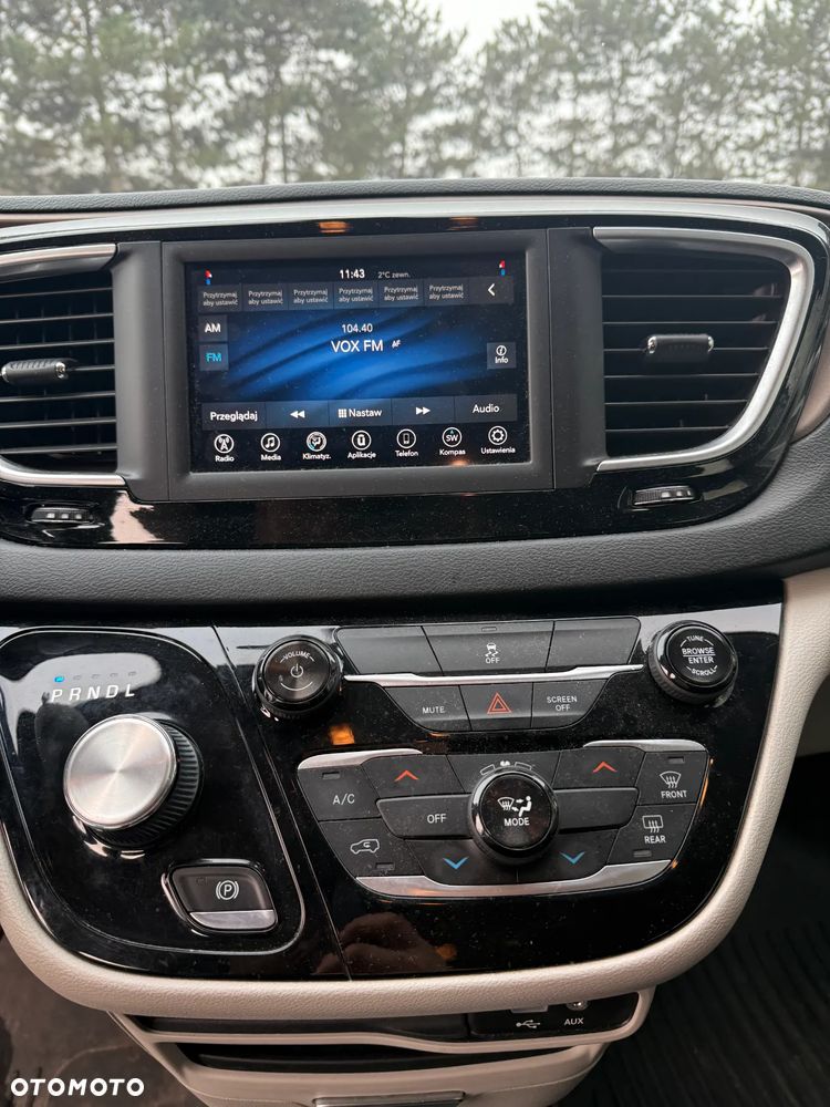 Chrysler Pacifica - 8