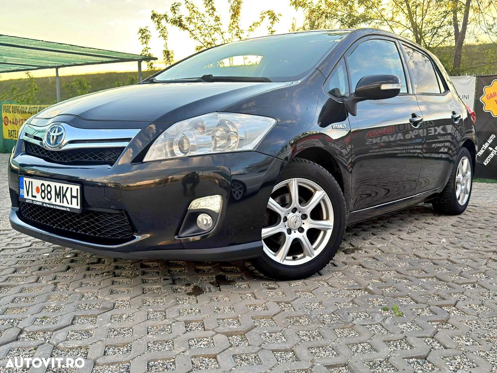 Toyota Auris 1.8 L VVT-i Luna - 3