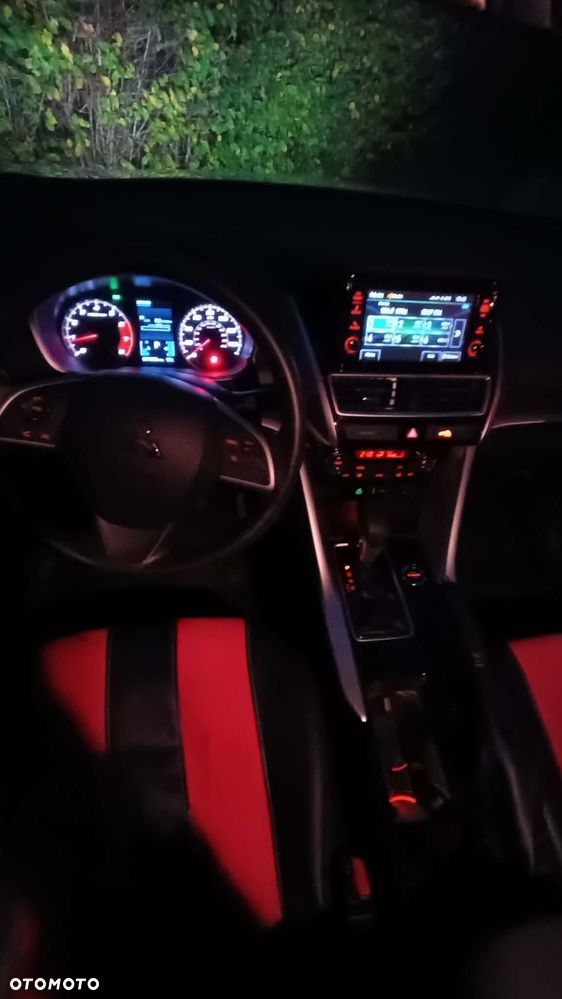 Mitsubishi Eclipse Cross - 12