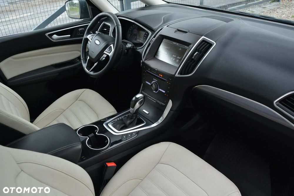 Ford Galaxy - 38