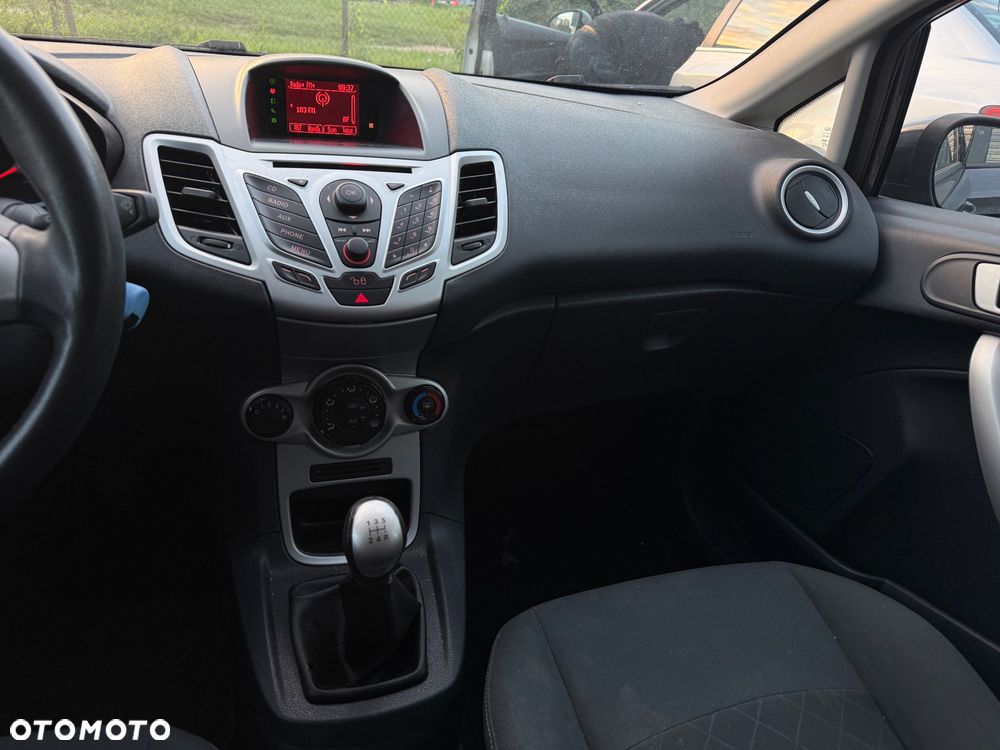 Ford Fiesta - 8
