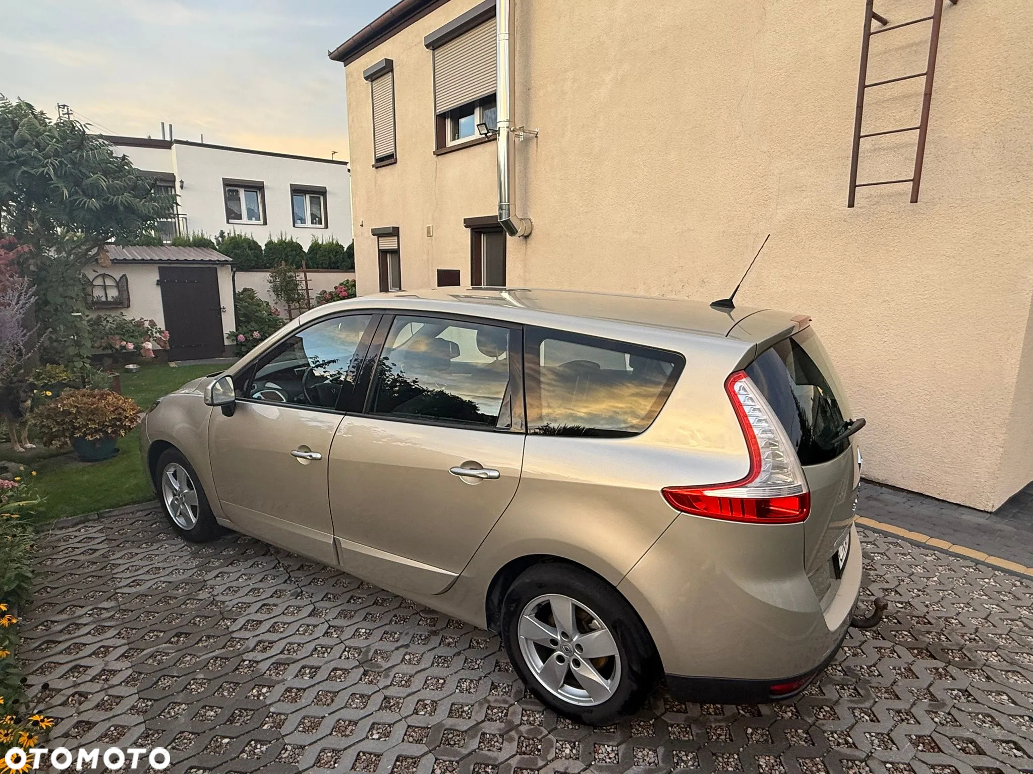 Renault Scenic 1.9 dCi Privilege - 3