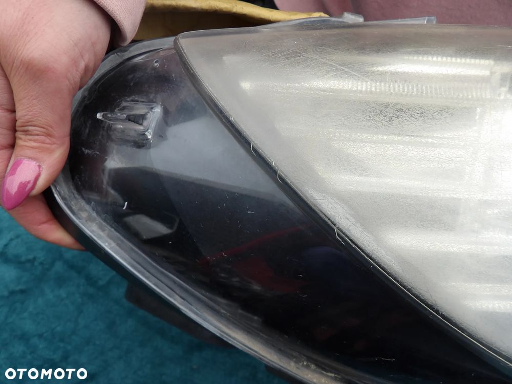 BMW - E71,X6 - XENON - BRAK UCHWYTU - PĘKNIĘTW SZKŁO - PRAWA LAMPA PRZEDNIA - UK - 7179934 - 6