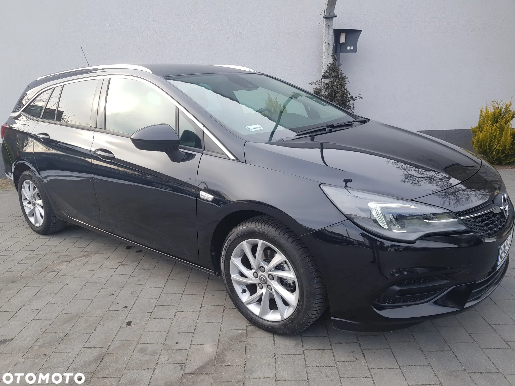 Opel Astra V 1.2 T Elegance S&S - 26