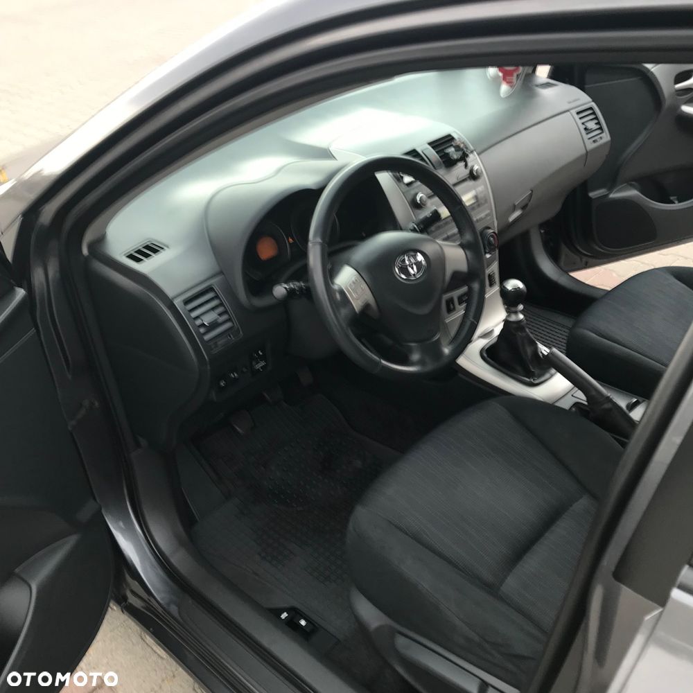 Toyota Corolla 1.4 D-4D Luna - 7