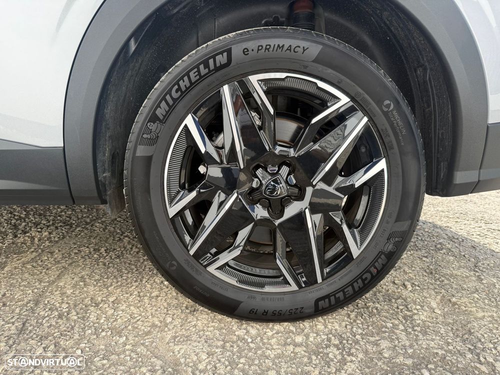 Peugeot 5008 1.2 Hybrid Allure e-DCS6 - 19