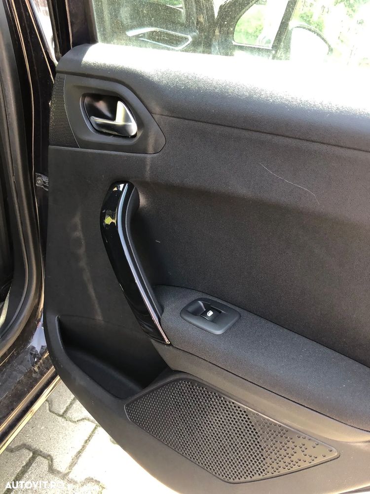 Peugeot 208 PureTech 110 Stop & Start Allure - 12