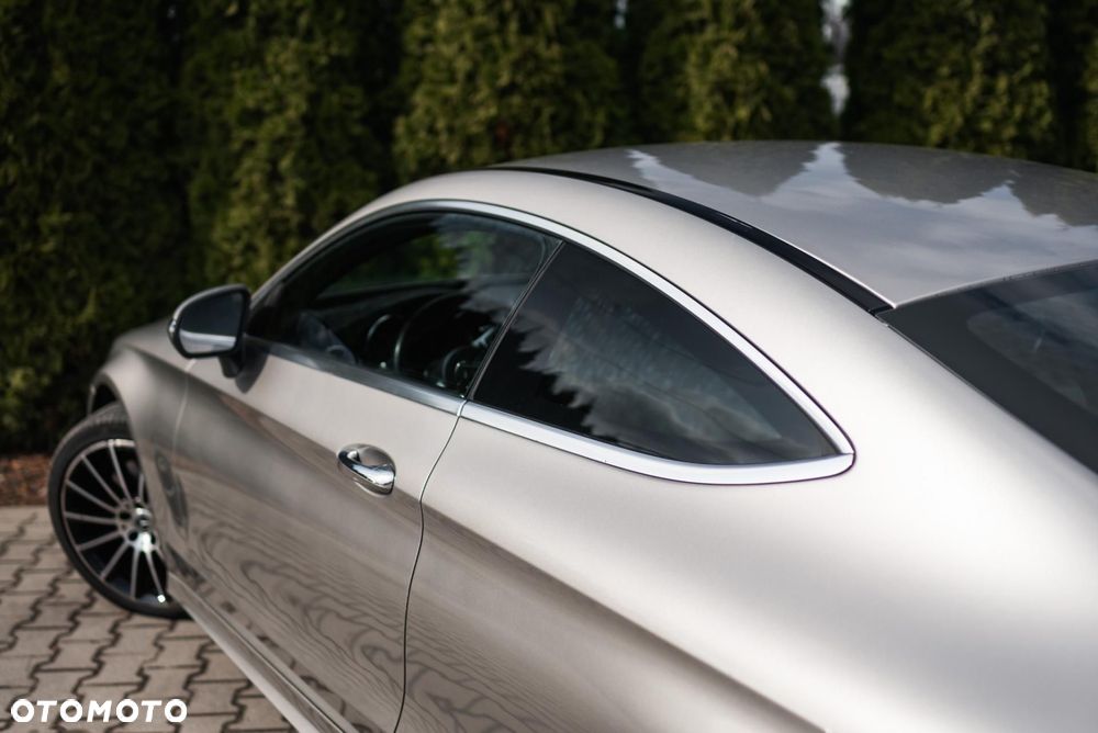 Mercedes-Benz Klasa C 300 9G-TRONIC - 40
