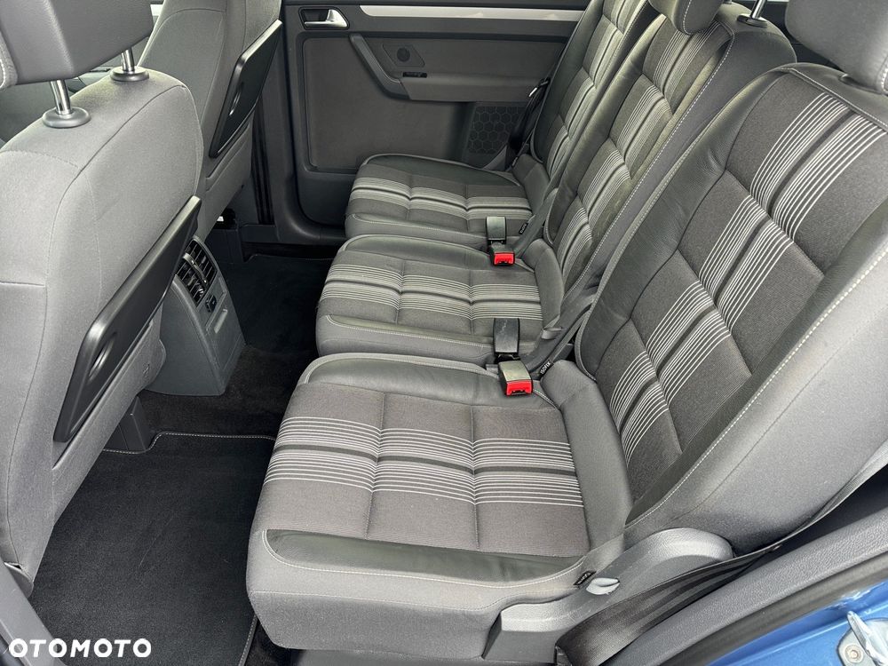 Volkswagen Touran 1.4 TSI DSG MATCH - 17