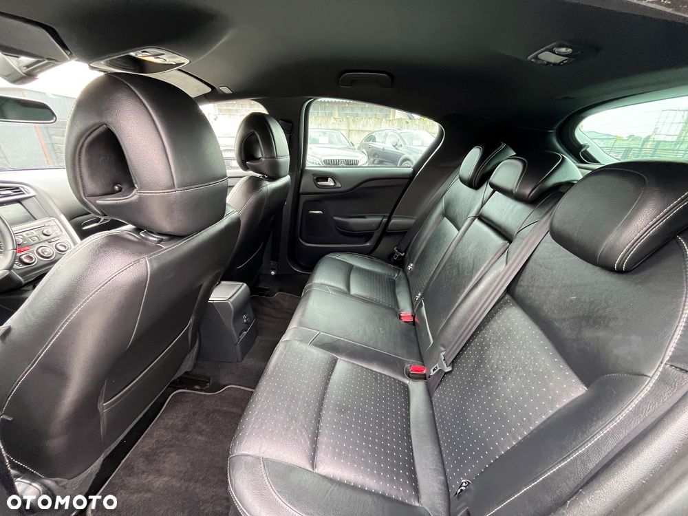 Citroën DS4 e-HDi 110 SoChic - 23