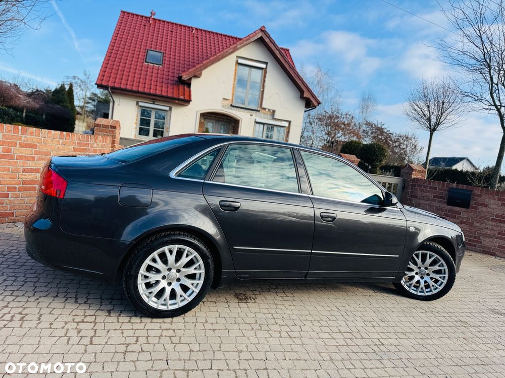 Audi A4 Limousine - 19