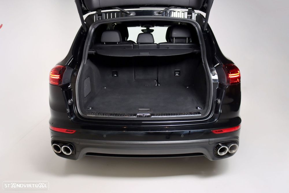 Porsche Cayenne - 35