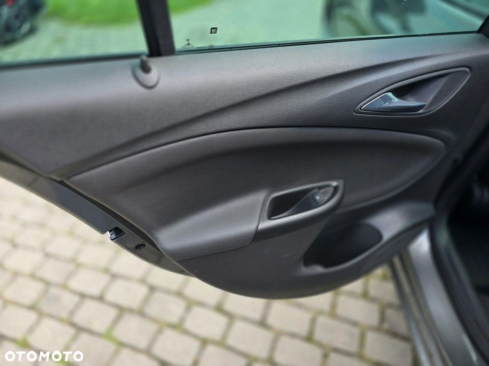 Opel Astra 1.4 Turbo Innovation - 25