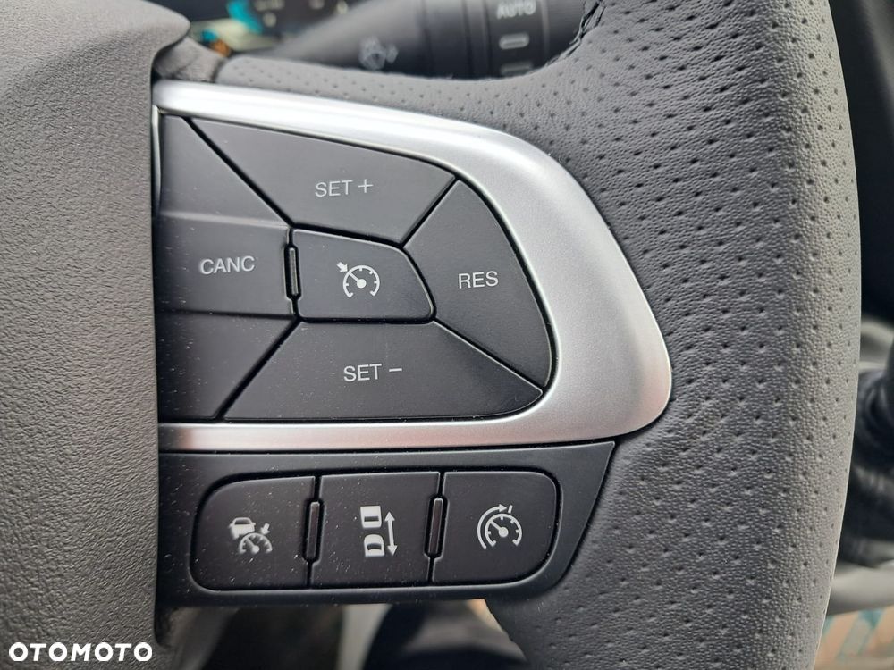 Iveco Daily 35S18 izoterma 8 EP z spojlerem i agregatem - 22