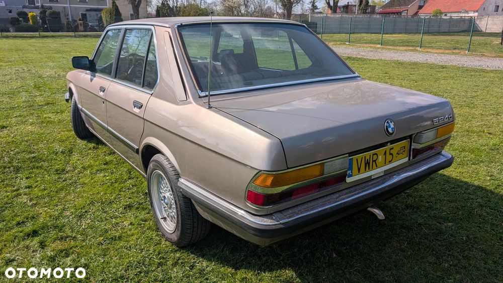 BMW Seria 5 524 d - 7