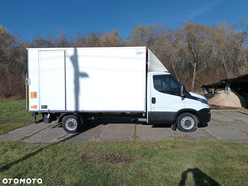 Iveco Daily KONTENER+ WINDA ZEPRO (750kg) 2.3 diesel 156 kM AUTOMAT 2017 WEBASTO, KAMERA, NAVI, GOTOWY DO PRACY! - 4