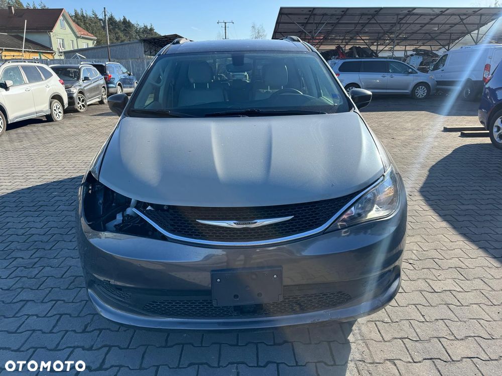 Chrysler Pacifica - 7