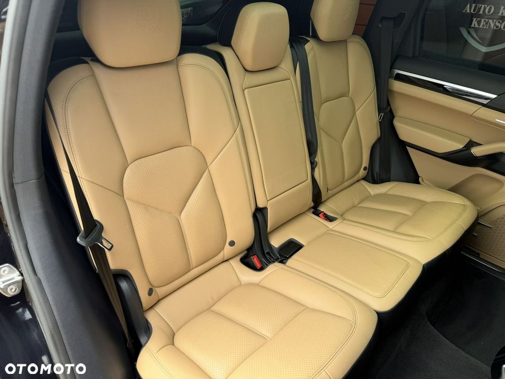 Porsche Cayenne S - 32