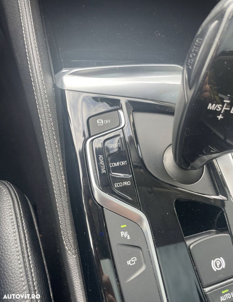 BMW Seria 5 520d xDrive AT - 9
