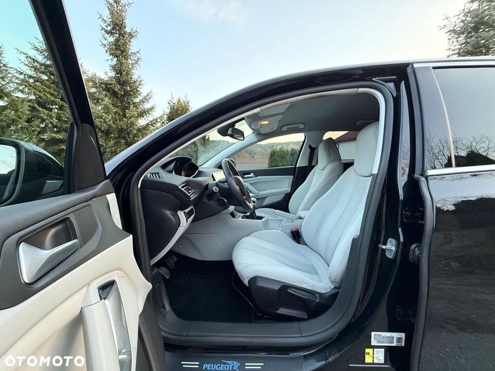 Peugeot 308 - 16