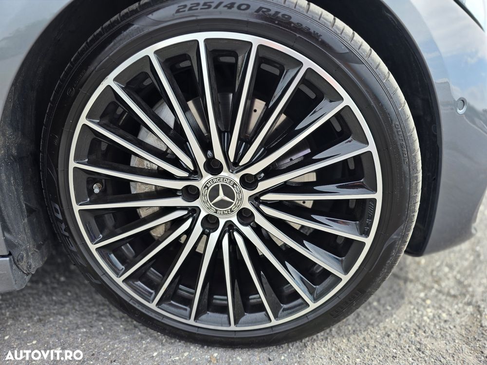 Mercedes-Benz C 300 d MHEV - 12