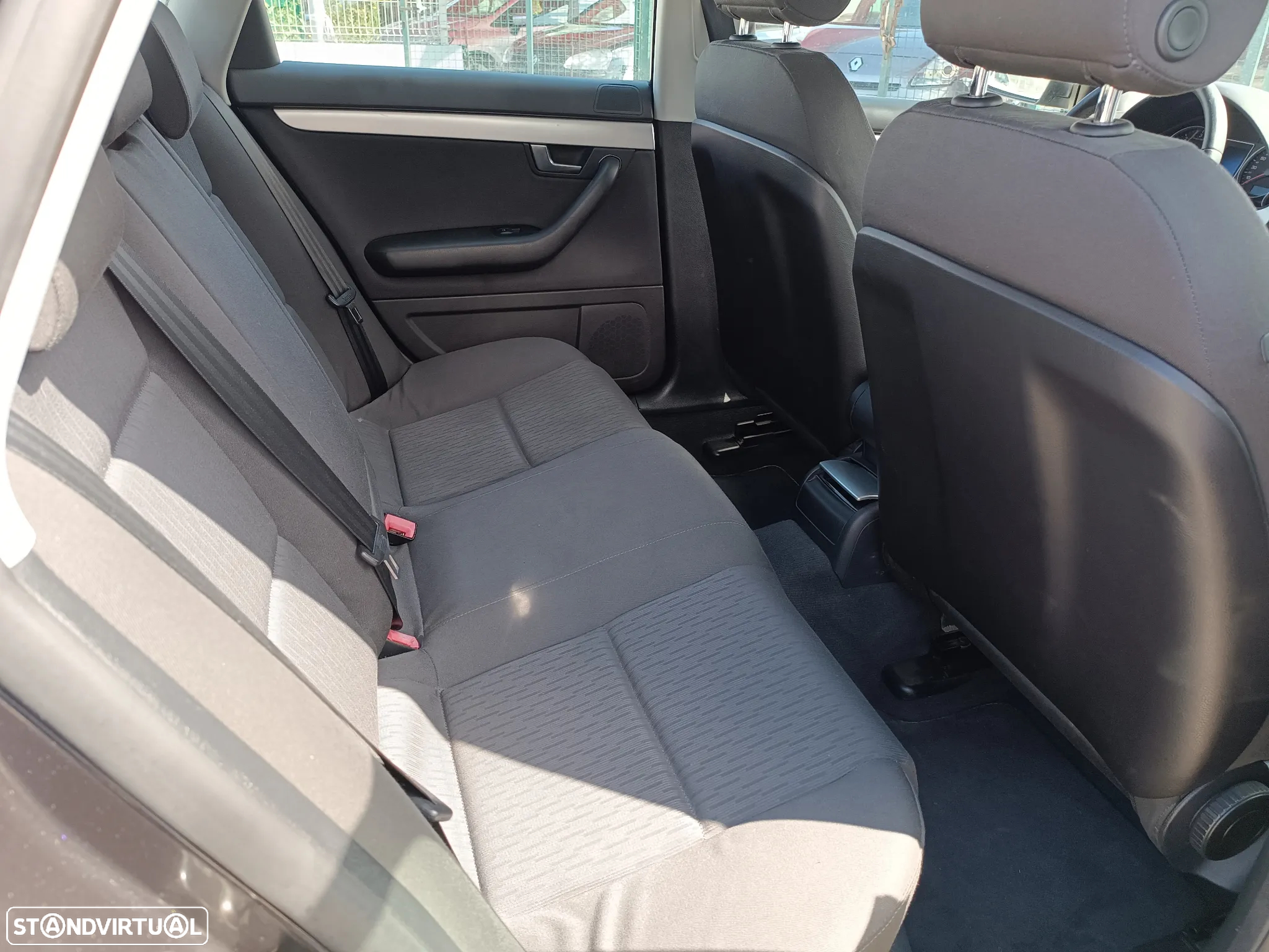 Audi A4 2.0 TDI exclusive - 18