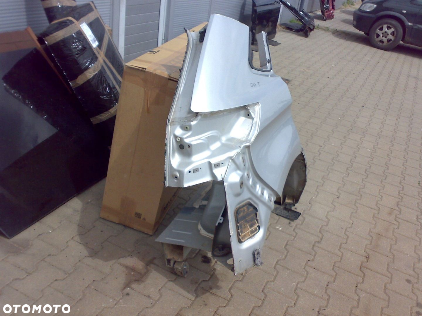 FORD EDGE MK2 2015 - BŁOTNIK TYLNY TYŁ PRAWY SREBRNY - 2
