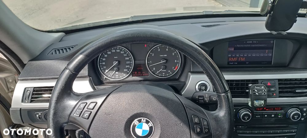 BMW Seria 3 318i - 7