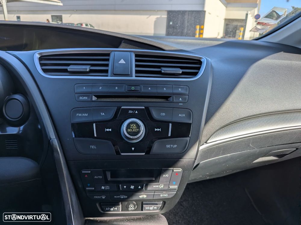 Honda Civic 1.4 i-VTEC Sport - 12
