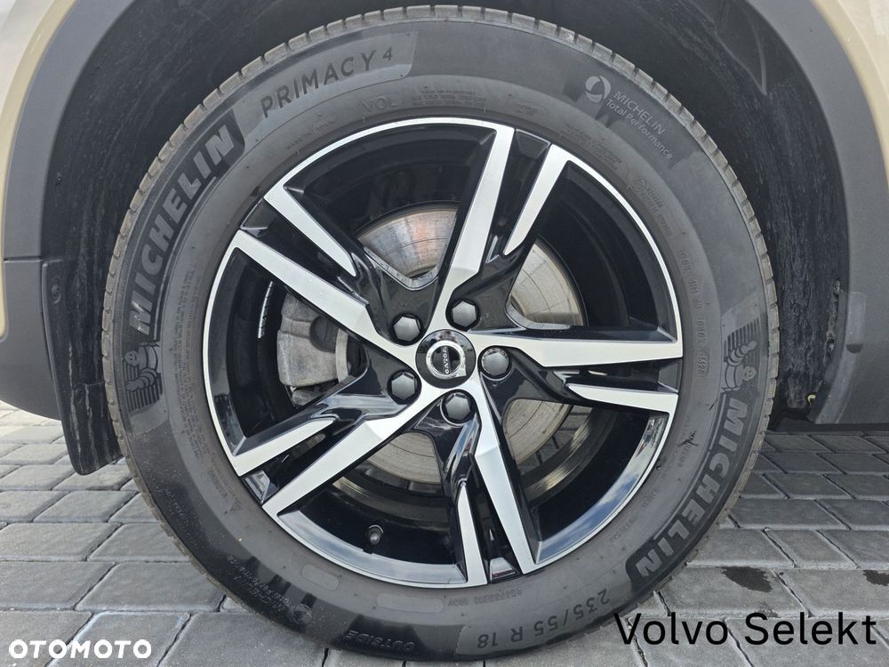 Volvo XC 40 - 35