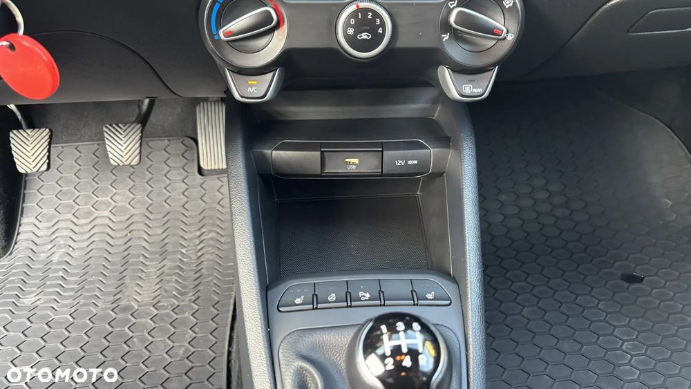Kia Stonic - 11