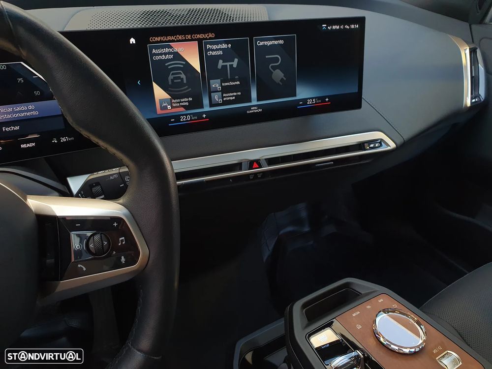 BMW iX xDrive 40 Pack Desportivo - 18