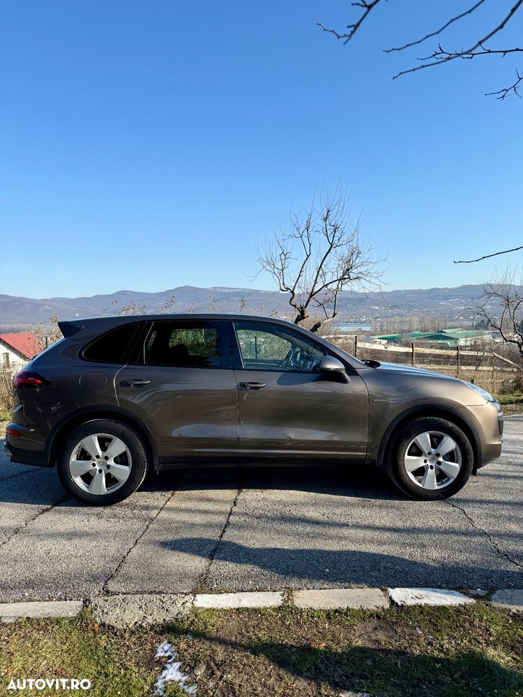 Porsche Cayenne - 21