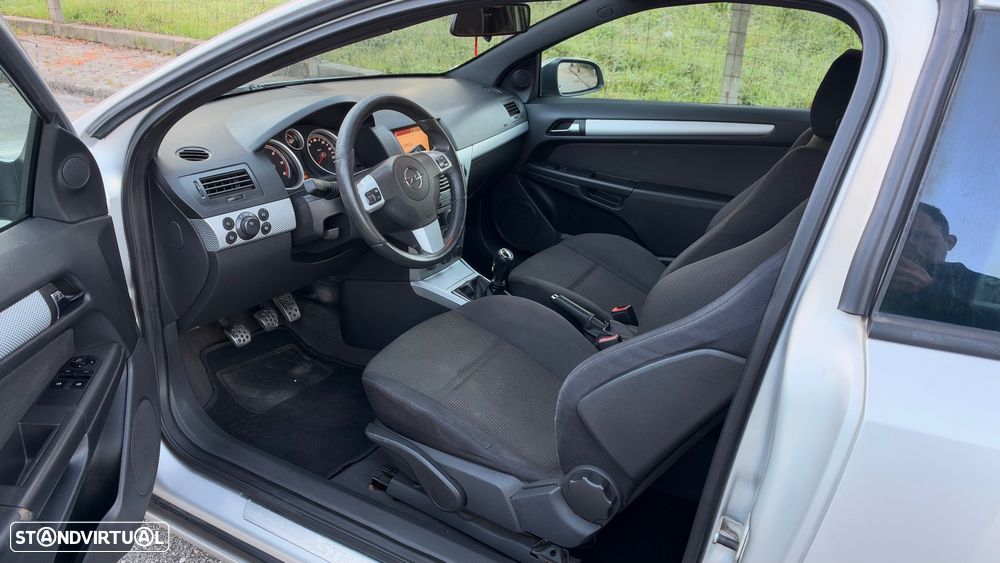 Opel Astra GTC 1.3 CDTi - 12